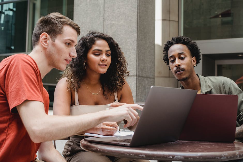 An image depicting a diverse group of people working together.